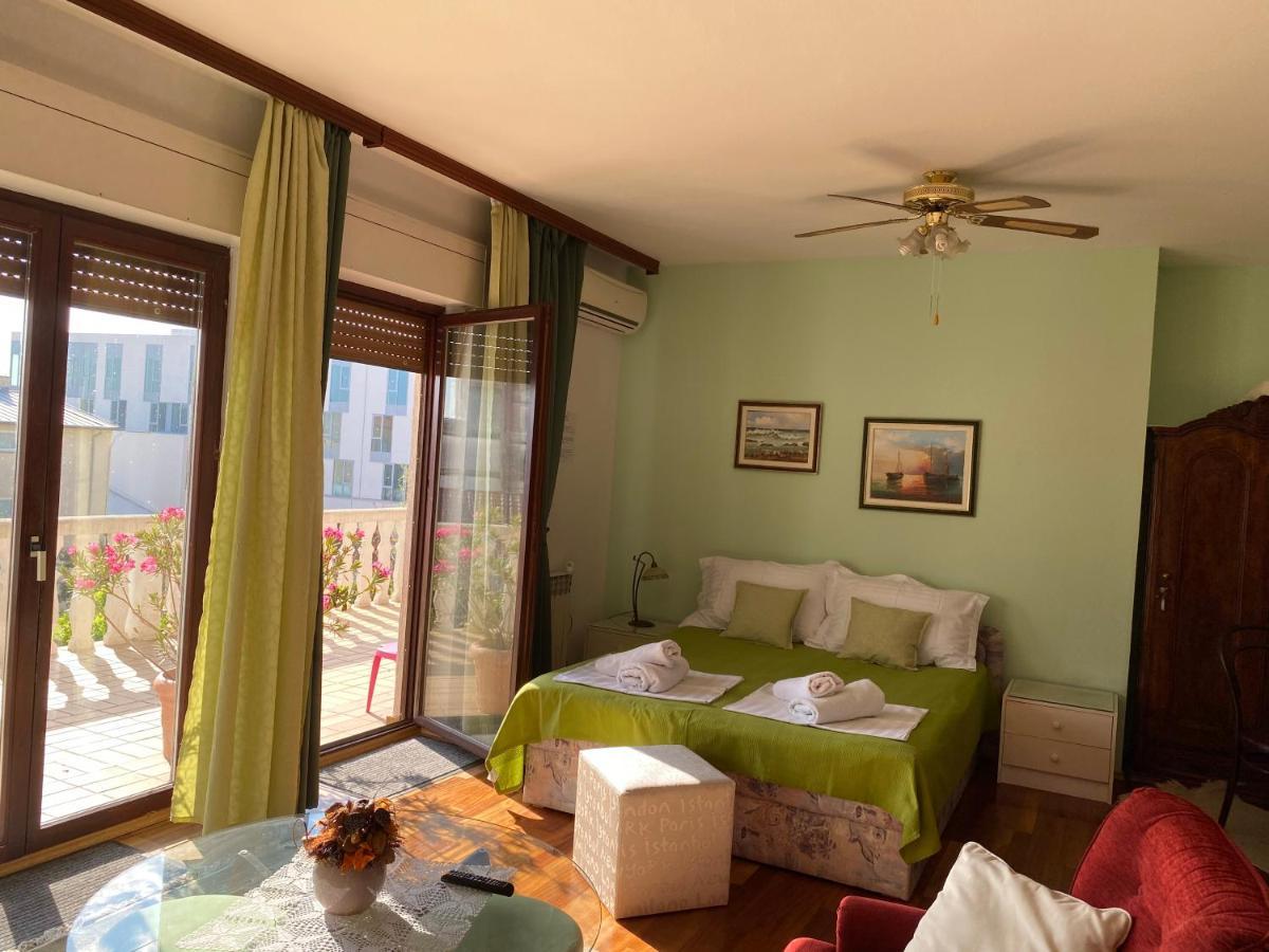 Family Apartments Vesna- 100 M Beach -Center Crikvenica Bagian luar foto