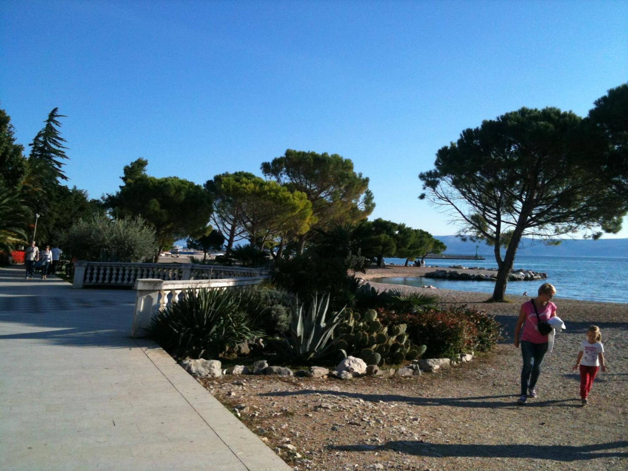 Family Apartments Vesna- 100 M Beach -Center Crikvenica Bagian luar foto