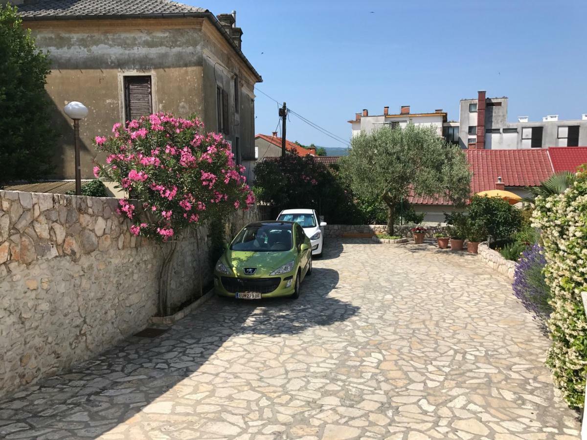 Family Apartments Vesna- 100 M Beach -Center Crikvenica Bagian luar foto
