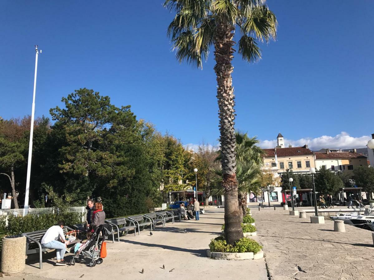 Family Apartments Vesna- 100 M Beach -Center Crikvenica Bagian luar foto