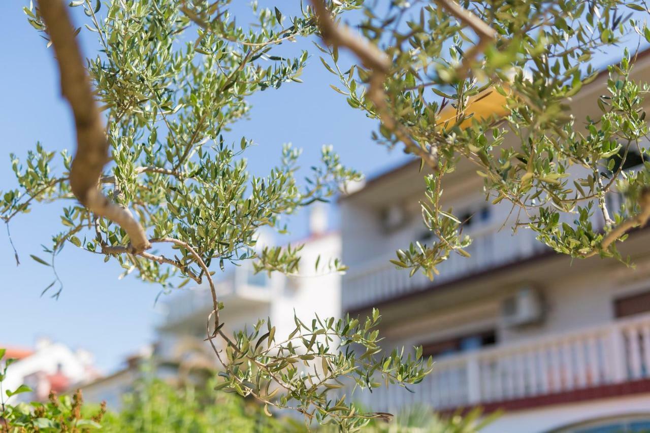 Family Apartments Vesna- 100 M Beach -Center Crikvenica Bagian luar foto