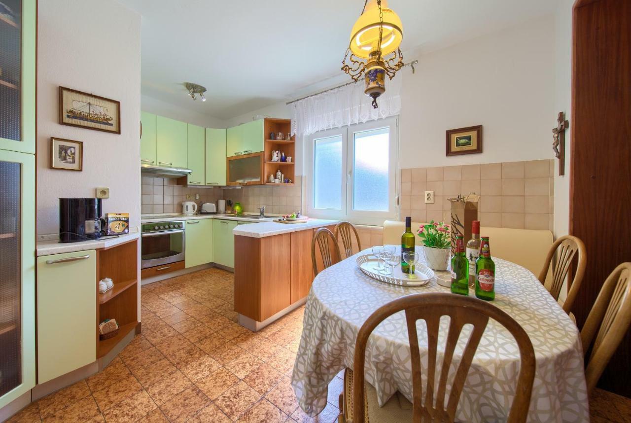 Family Apartments Vesna- 100 M Beach -Center Crikvenica Bagian luar foto
