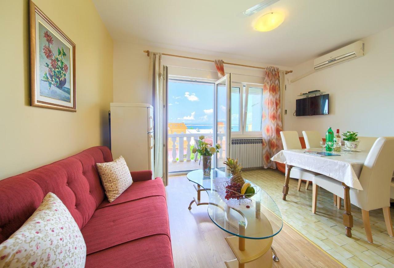 Family Apartments Vesna- 100 M Beach -Center Crikvenica Bagian luar foto