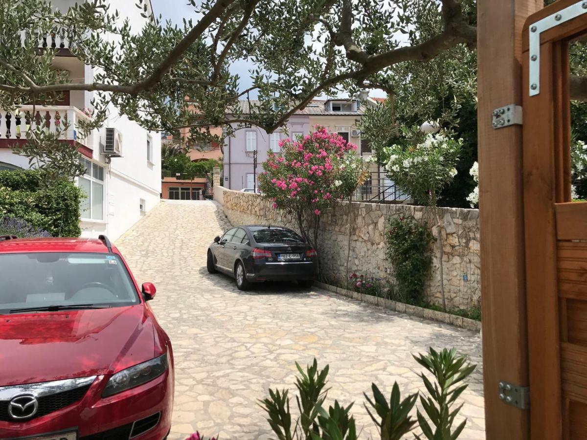 Family Apartments Vesna- 100 M Beach -Center Crikvenica Bagian luar foto